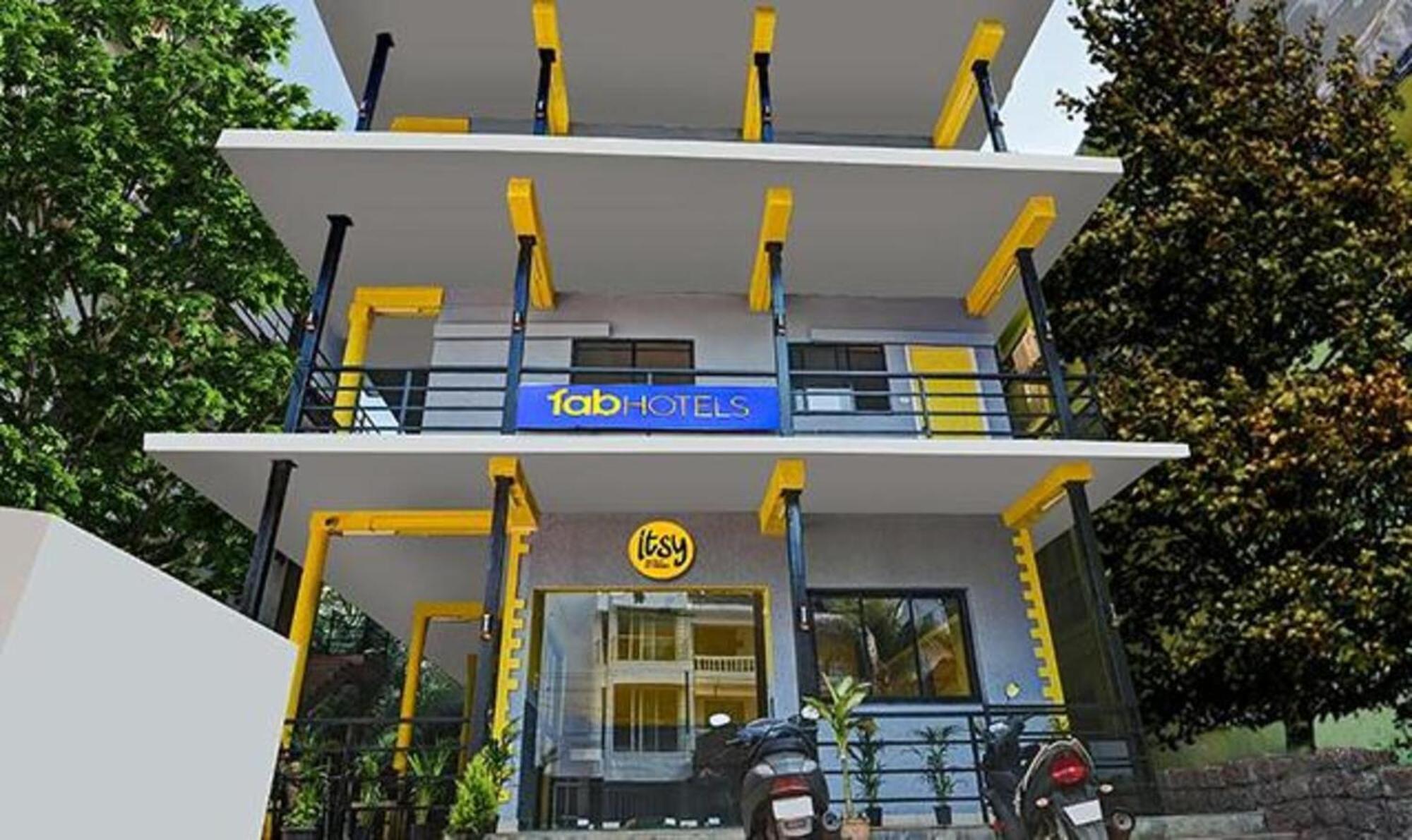 Fabexpress 29 Beach House, Morjim Beach Extérieur photo